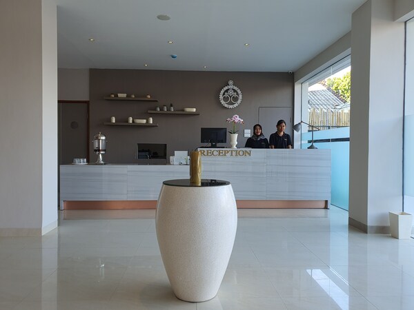 Hart Hotel Premium Rapatmaja - Mataram