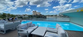 Luxury Condo Zona Colonial+Pool+Gym+Sauna