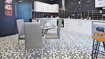 House, Private Bathroom (Whole) | Shared kitchen
