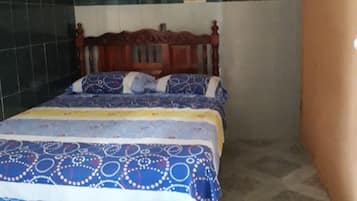 Perushuone | Yksilöllisesti kalustettu, kannettavalle tietokoneelle sopiva työtila