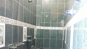 Quarto básico | Banheiro