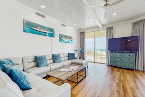 Télévision, lecteur de DVD, chaîne hi-fi