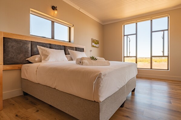 Luxury Chalet, 1 Bedroom | 2 bedrooms, Egyptian cotton sheets, premium bedding, pillowtop beds