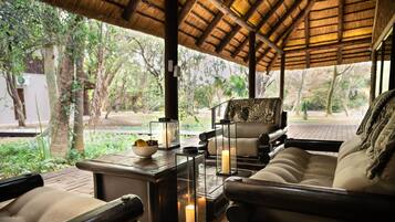 Luxury Suite | Terrace/patio