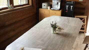 Private Vacation Home (2LDK) | In-room dining