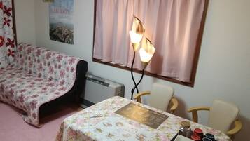 Standard Room | Living room | Flat-screen TV