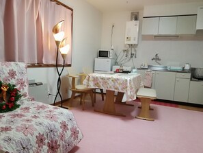 Standard Room | Living room | Flat-screen TV - Corpo Fros (Hakodate)