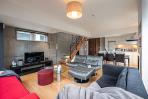 Villa, 3 Bedrooms | Living area | TV