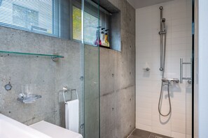 Villa, 3 Schlafzimmer | Badezimmer | Dusche, Haartrockner, Hausschuhe, Handtücher