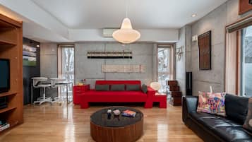 Villa, 4 Bedrooms | Living area | TV