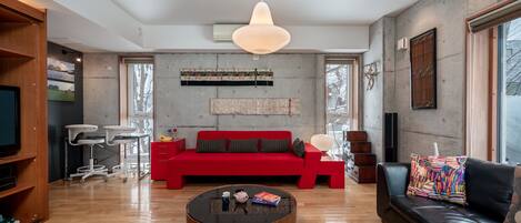 Villa, 4 Bedrooms | Living area | TV