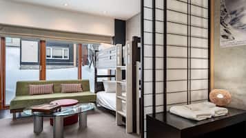 3 bedrooms, in-room safe, iron/ironing board, free WiFi