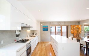 Apartment, 4 Bedrooms | Private kitchen