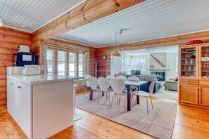 Chalet, 3 slaapkamers | Dineerruimte