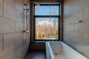 Shower, hair dryer, towels - Yanagi House by Hokkaido Tracks (Kutchan)