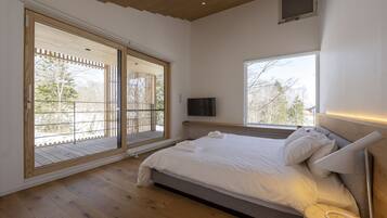 5 bedrooms, free WiFi, bed sheets