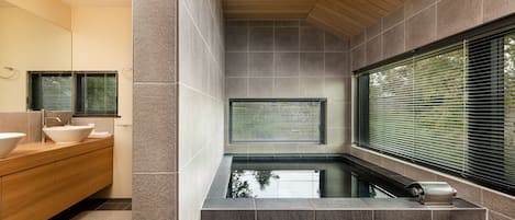 Cottage, 3 Bedrooms | Bathroom | Separate tub and shower, hair dryer, slippers, towels