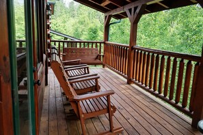 Property grounds - All the amenities you need for R&R and/or fun, can sleep 18, Game Room. (gatlinburg)