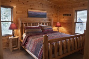 4 slaapkamers, een strijkplank/strijkijzer, reisbedje, gratis wifi