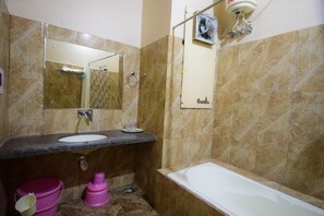 Superior Room | Bathroom | Shower, free toiletries, towels