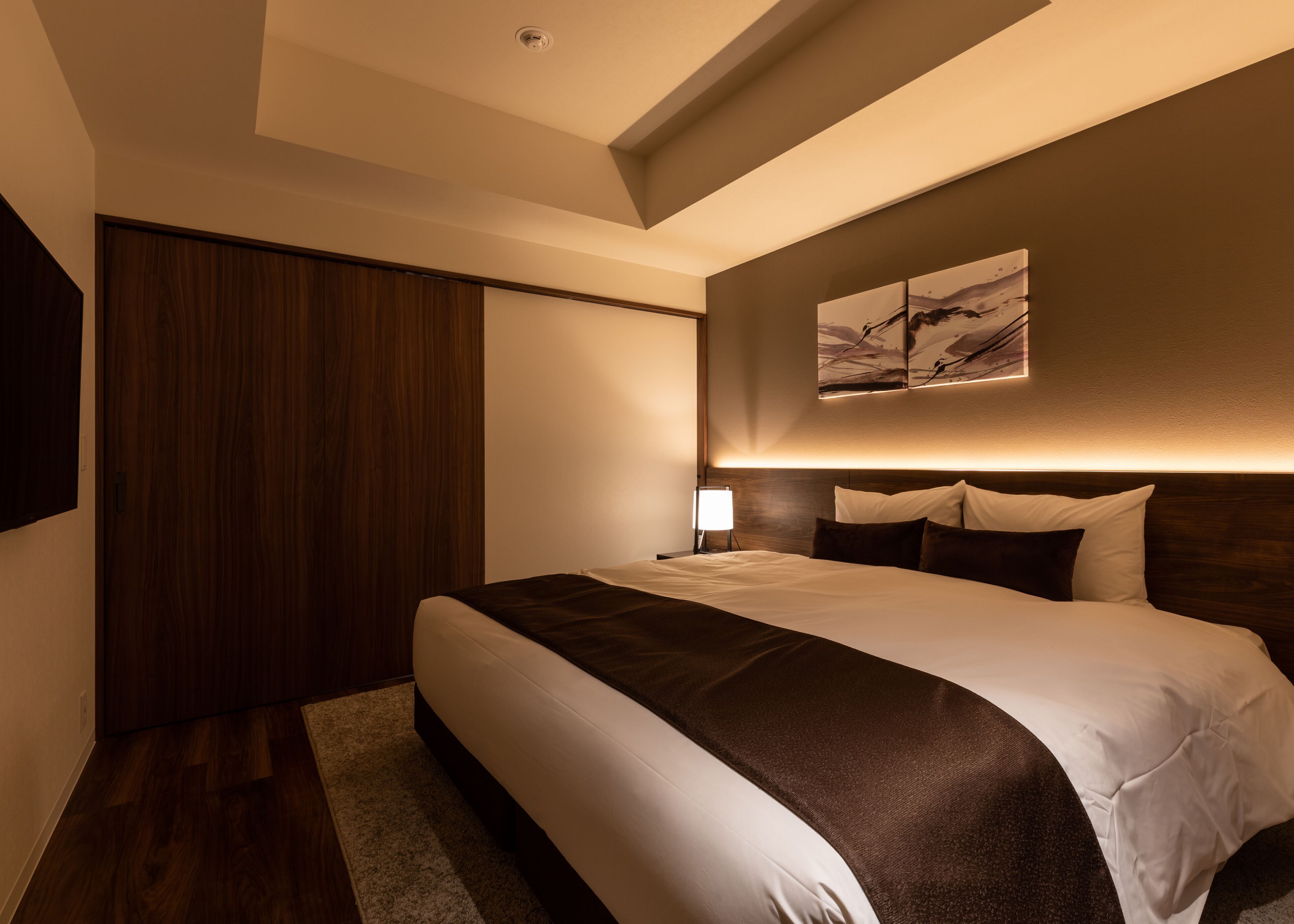 Premium bedding, in-room safe, soundproofing, iron/ironing board