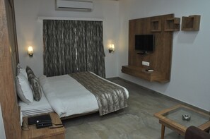 Deluxe Room | 1 bedroom, individually decorated, individually furnished - Hotel Rajdhani (Dwarka)