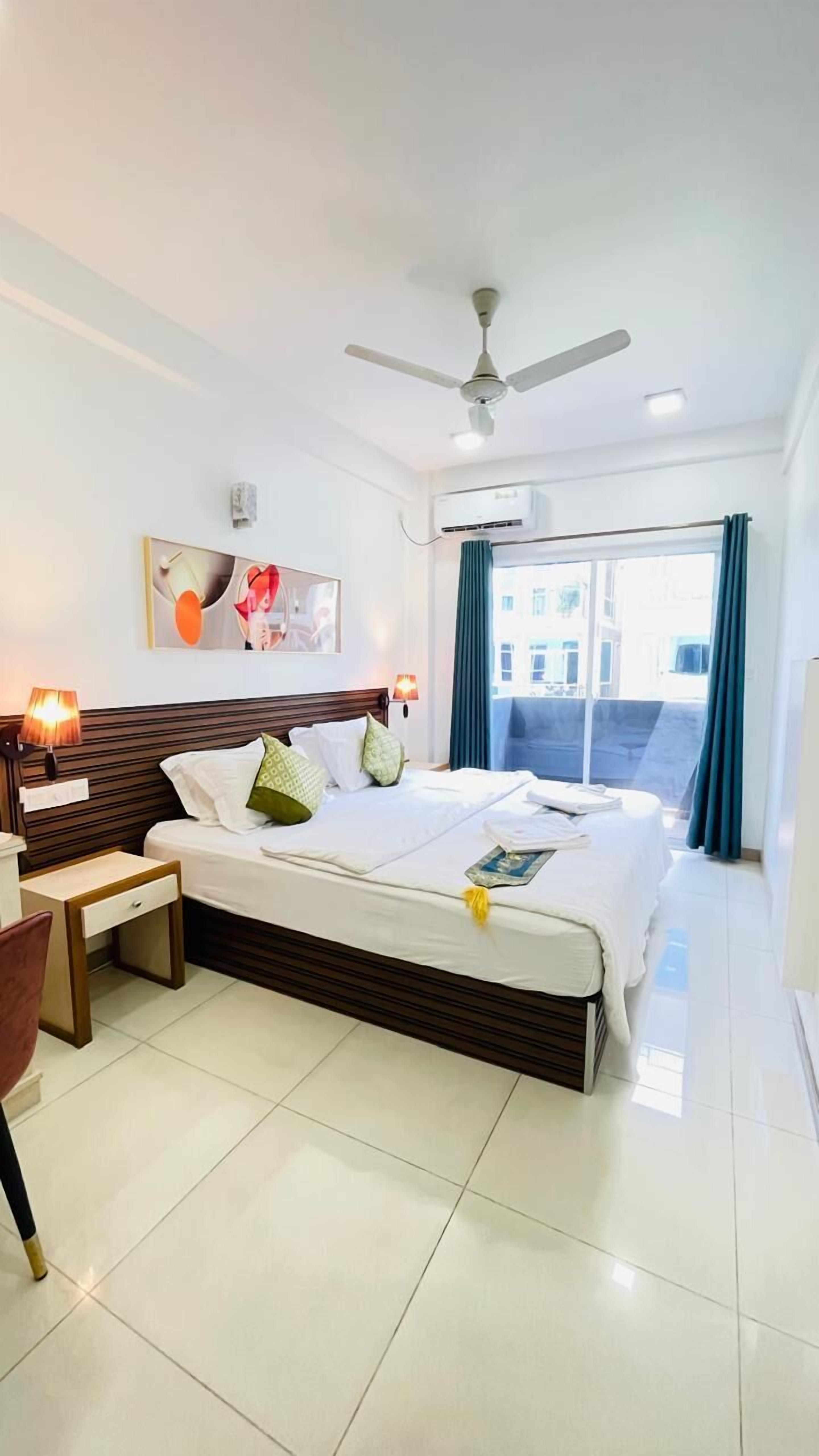 Habitación Deluxe doble, balcón, vistas a la ciudad | Vistas a la ciudad