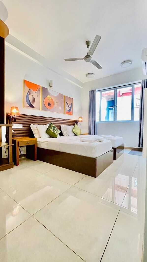 Deluxe Twin Room | Minibar, iron/ironing board, free WiFi, bed sheets - HS Miracle Grand (Hulhumalé)