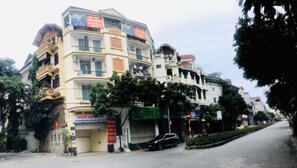 Front of property - BHome Hostel Ha Noi (Hanoi)