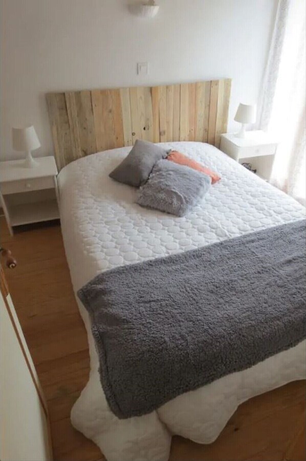 3 bedrooms, iron/ironing board, free WiFi, bed sheets