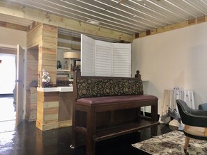 Interior - Country Life and The Great Outdoors (Collins)