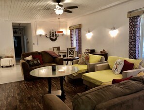 Smart TV, fireplace, Netflix, DVD player