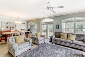 TV, fireplace, DVD player