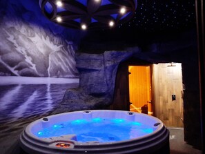 Indoor spa tub - Sielanka Apartamenty SPA (Bukowina Tatrzanska)