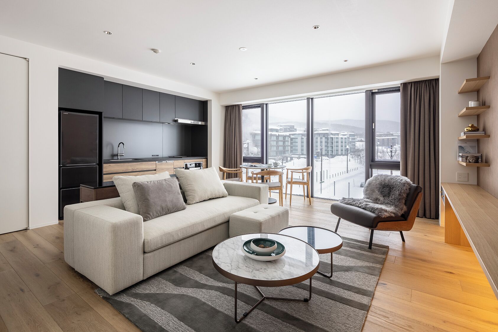 Flat-screen TV, heated floors