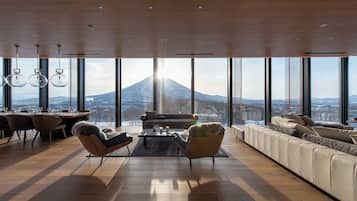 Habitación, 4 habitaciones, no fumadores (Yotei Penthouse Residence) | Zona de estar | Una televisión de pantalla plana, suelo radiante