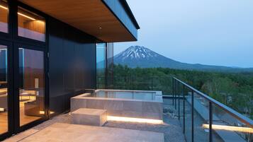 4 Bedroom Yotei Penthouse Residence | Terrace/patio