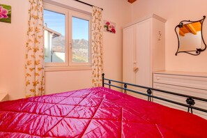 1 chambre, fer et planche à repasser, Wi-Fi gratuit, draps fournis