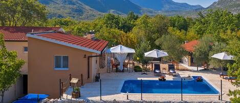 Outdoor pool, a heated pool