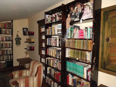 Living area. La Casa del Miedo