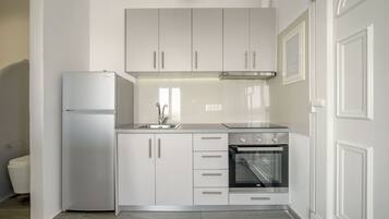 Superior Studio, 1 Double Bed, Balcony, Sea View | Private kitchen | Fridge, stovetop, coffee/tea maker, electric kettle