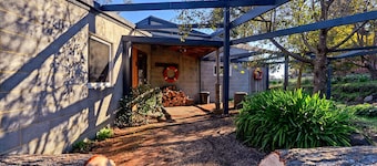 Taylors Bay Cottage
