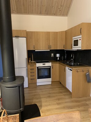 Stuga 6 Bäddar | Eget kök | Grytor/köksredskap