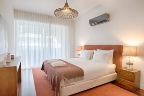 3 bedrooms, iron/ironing board, travel cot, free WiFi