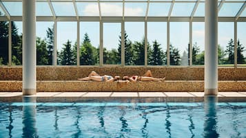 Indoor pool, sun loungers