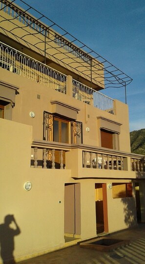Fachada da propriedade