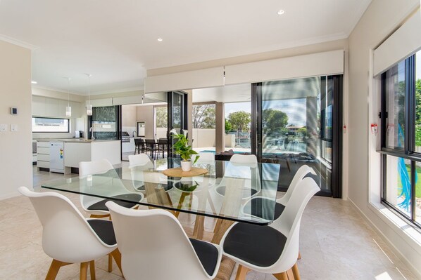 Peti sejuk, mesin basuh pinggan mangkuk