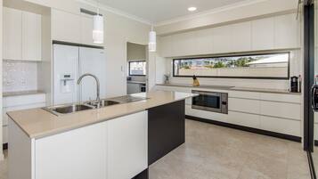 Fridge, dishwasher, cookware/dishes/utensils