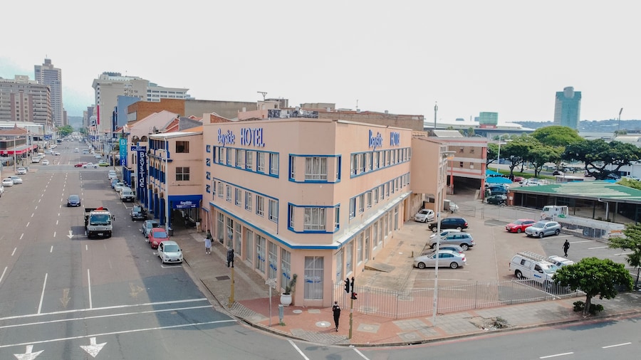 Bayside Hotel 116