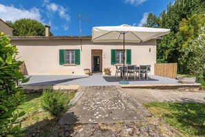 Outdoor dining - Three-room country apartment with pool (Volterra)